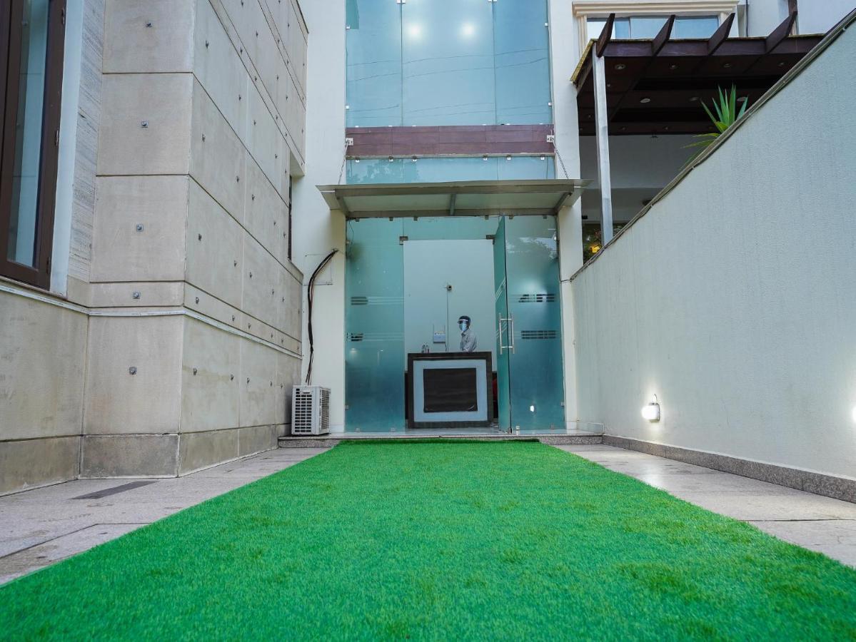 Lime Tree Hotel Sushant Lok Gurgaon Sector 29 Next To Iffco Chowk Metro Kültér fotó