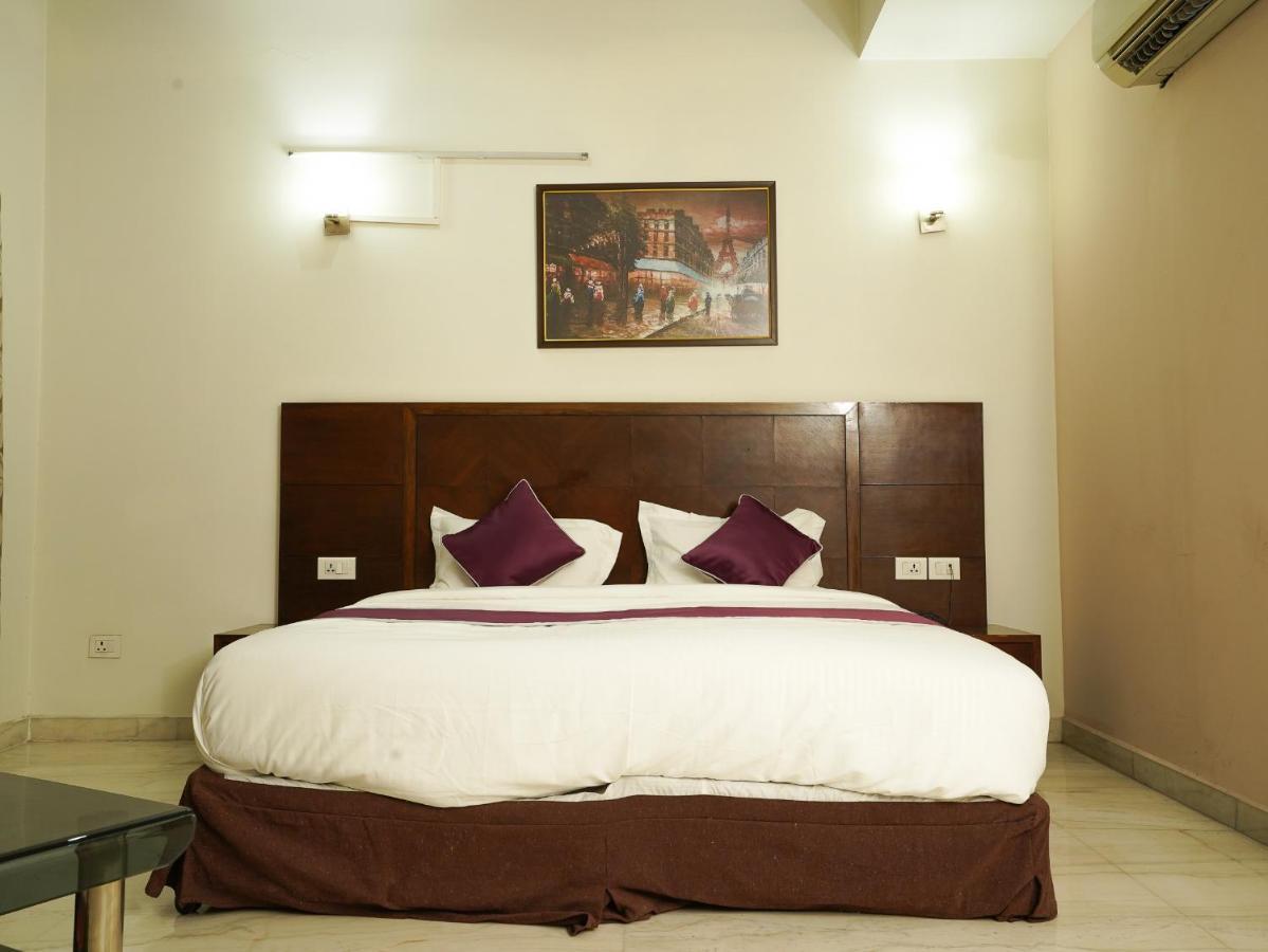Lime Tree Hotel Sushant Lok Gurgaon Sector 29 Next To Iffco Chowk Metro Kültér fotó