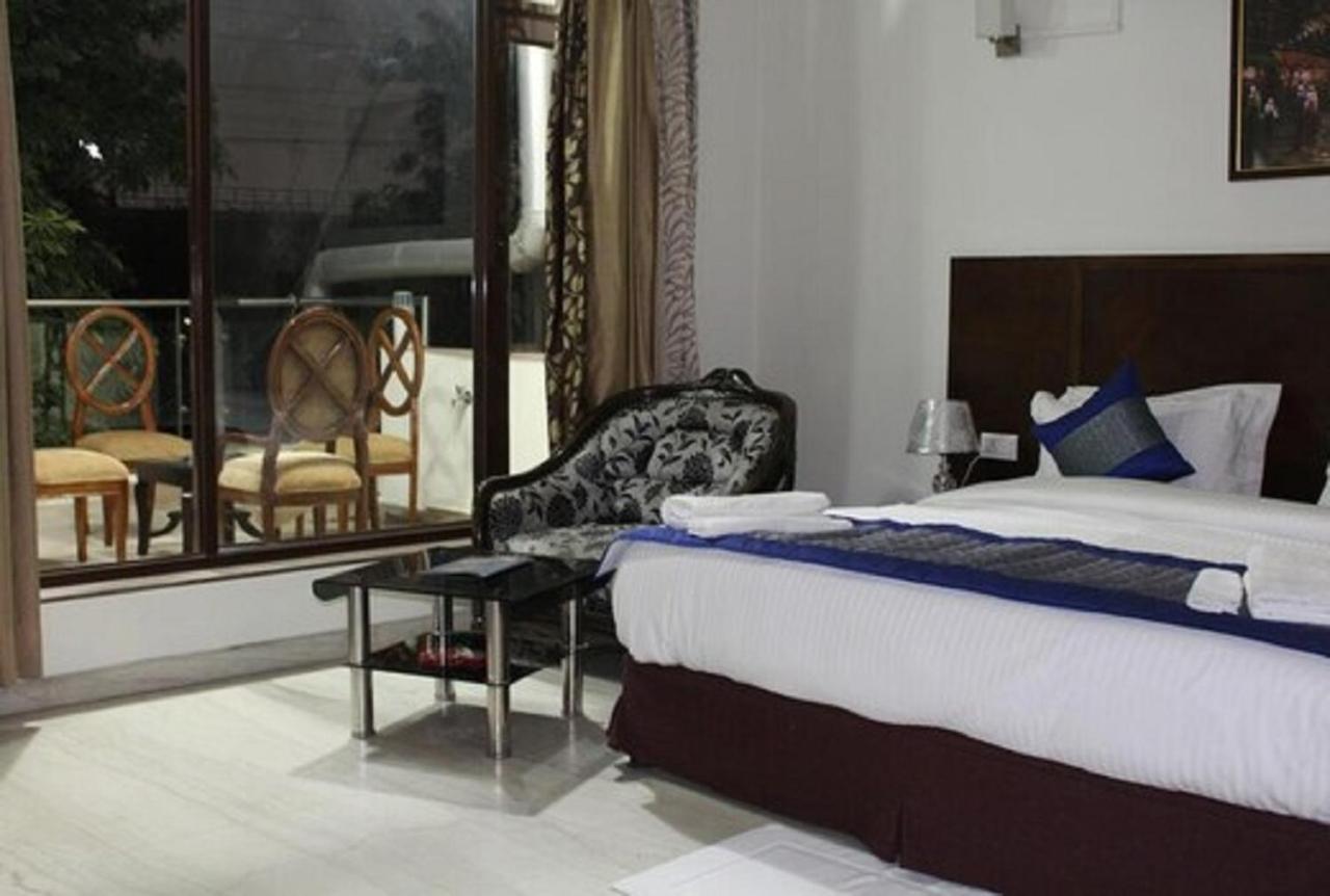 Lime Tree Hotel Sushant Lok Gurgaon Sector 29 Next To Iffco Chowk Metro Kültér fotó