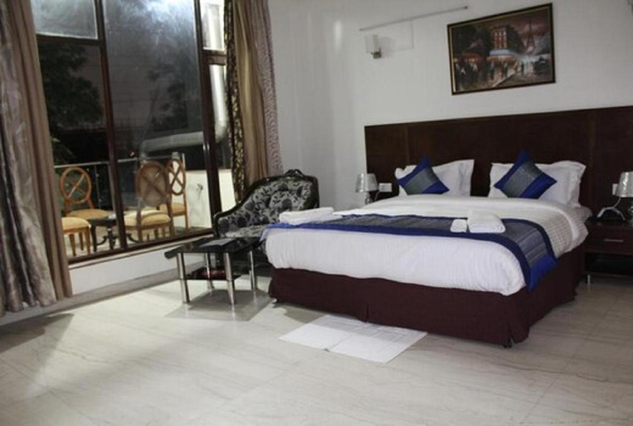 Lime Tree Hotel Sushant Lok Gurgaon Sector 29 Next To Iffco Chowk Metro Kültér fotó