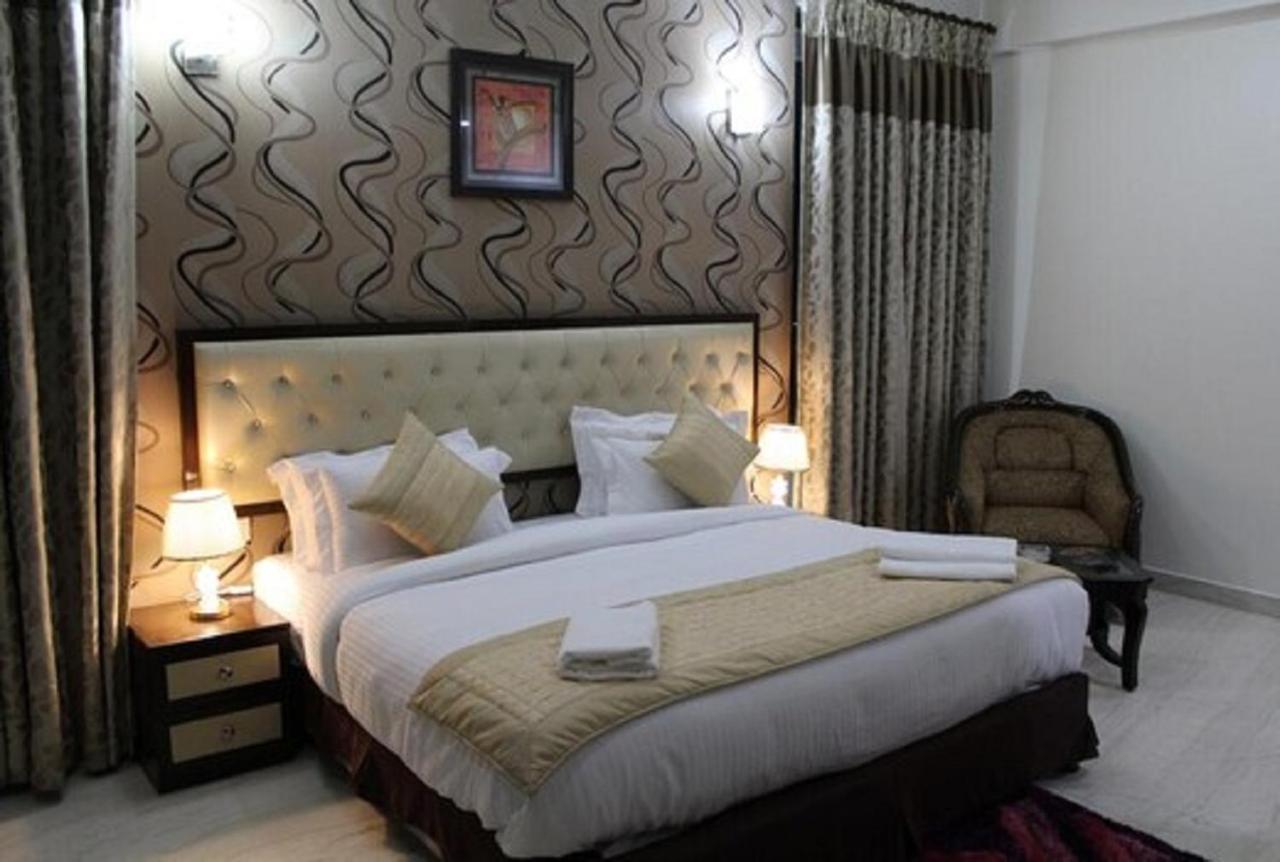 Lime Tree Hotel Sushant Lok Gurgaon Sector 29 Next To Iffco Chowk Metro Kültér fotó