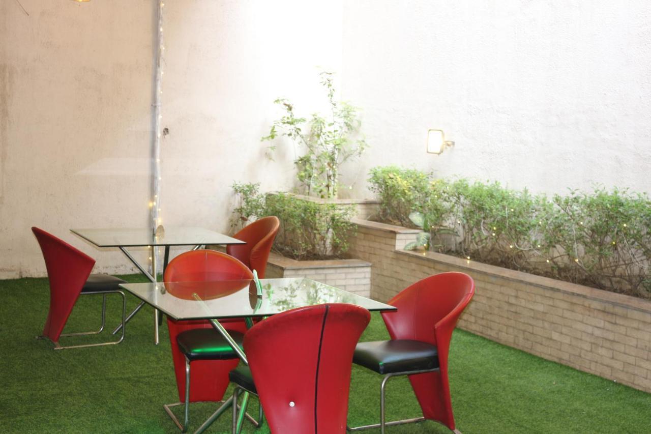 Lime Tree Hotel Sushant Lok Gurgaon Sector 29 Next To Iffco Chowk Metro Kültér fotó